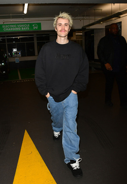 Justin Bieber Leaves Selfridges in London Justin Bieber Leaves Selfridges in London