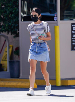 Lucy Hale Hops out of her car Looking Cute Lucy Hale Hops out of her car Looking Cute
