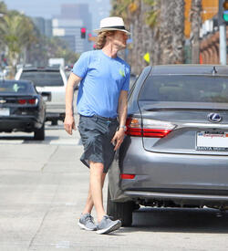 Owen Wilson Steps Out For Lunch With Son Robert