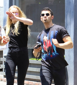 Joe Jonas Channels Bruce Lee To Defend Girlfriend Sophie Turner Joe Jonas Channels Bruce Lee To Defend Girlfriend Sophie Turner