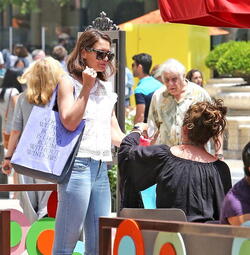 Katie Holmes Spends Time With Family In L.A. Before Starting Harvard Business School