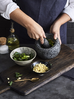 MASTERCLASS Hakka salt baked chicken