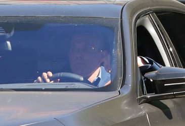 Ben Affleck Enjoys A Smoke After JLo Files For Divorce Ben Affleck Enjoys A Smoke After JLo Files For Divorce