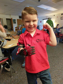 FATHER AND SON MAKE 3D HANDS