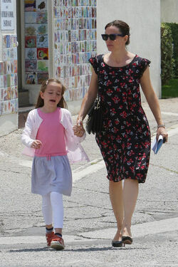 Jennifer Garner Ready For Action In Alias 2.0