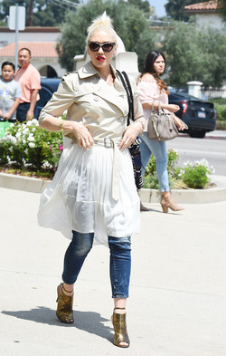 Gwen Stefani Fashionable At Sunday Services With The Boys
