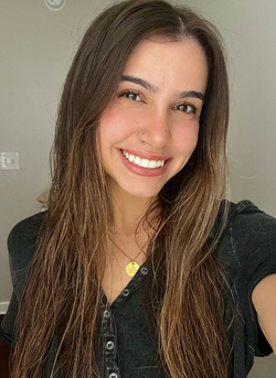 Serial Bridesmaid Dubbed Real Life 27 Dresses After Being A Bridesmaid 14 Times