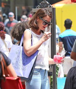 Katie Holmes Spends Time With Family In L.A. Before Starting Harvard Business School