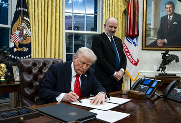 Trump Signs Executive Orders Trump Signs Executive Orders