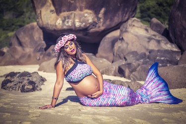 MESMERISING MERMAID MATERNITY SHOOTS