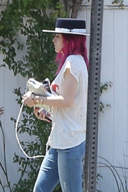 Bella Thorne Out With A Mystery Man After Explosive Relationship With Scott Disick Bella Thorne Out With A Mystery Man After Explosive Relationship With Scott Disick