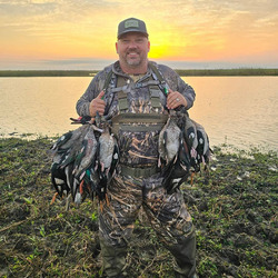 Wildlife Activists Say Rich US Hunters Boasted Online About Slaughtering Hundreds Of Protected Birds