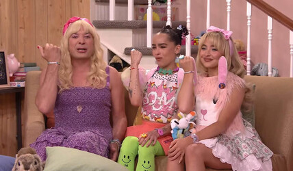  Ew with Zo&euml; Kravitz and Sabrina Carpenter on The Tonight Show Starring Jimmy Fallon 