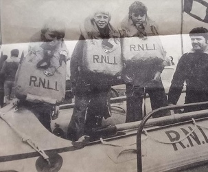 Daniel Craig gifts unique birthday present to RNLI