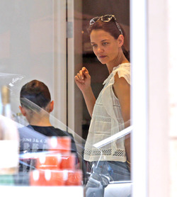 Katie Holmes Spends Time With Family In L.A. Before Starting Harvard Business School
