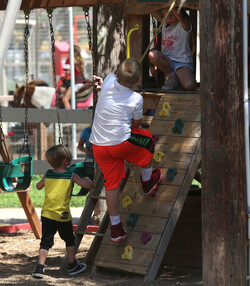 Gwen Stefani with Kids Enjoying the Day at a Farm