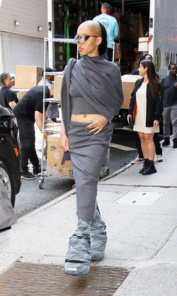 FKA twigs leaving GMA3