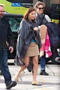 EXCLUSIVE Jessica Chastain Wraps up in a Cashmere Scarf on the Set of Molly s Game.