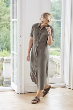 EMMA WILLIS LAUNCHES NEW COLLECTION WITH NEXT
