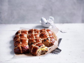 HOT CROSS 4 BUNS WAYS HOT CROSS 4 BUNS WAYS