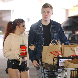 Ariel Winter Flaunts Legs Shows PDA With Boyfriend At Grocery Store Ariel Winter Flaunts Legs Shows PDA With Boyfriend At Grocery Store