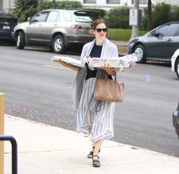 Jennifer Garner Lights Up Sunday For Her Community Jennifer Garner Lights Up Sunday For Her Community
