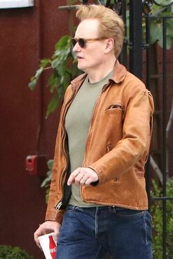 Conan O Brien Making Time For Family In Brentwood