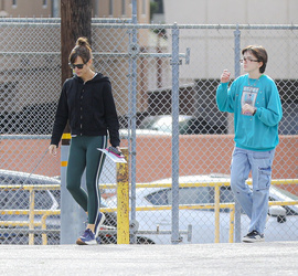 Jennifer Garner Enjoys Quality Time With 16 Year Old Fin Ahead Of Super Bowl Sunday