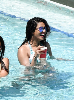 Priyanka Chopra takes bikini selfies in the pool in Miami