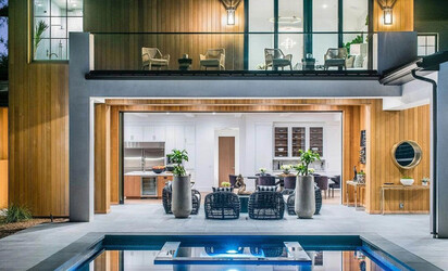 Lori Loughlin and Mossimo Giannulli have just bought this house in Hidden Hills California for 9.5 million.