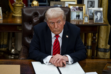 Trump Signs Executive Orders Trump Signs Executive Orders