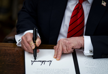 Trump Signs Executive Orders Trump Signs Executive Orders