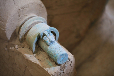 China Shows 1000 BC Bronze Chariot Buried with Horses