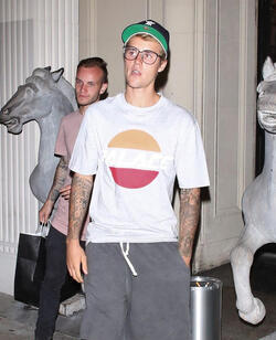 Justin Bieber heads to Mastros after donating thousands to Hurricane Harvey relief Justin Bieber heads to Mastros after donating thousands to Hurricane Harvey relief