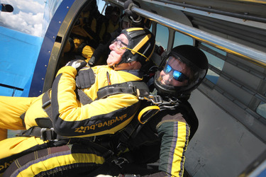 THE WORLDS OLEST TANDEM SKYDIVER AT 101 YEARS OLD with video 