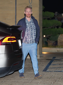 Brad Pitt s pal Thomas Houseago enjoys a dinner outing at Nobu in Malibu.