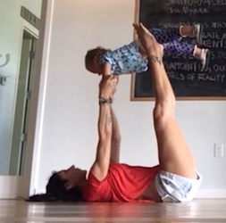SUPER FIT MUM CARRIES OUT DAILY YOGA ROUTINES WITH DAUGHTER SUPER FIT MUM CARRIES OUT DAILY YOGA ROUTINES WITH DAUGHTER