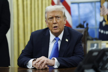 US President Trump Meets with Elon Musk in Oval Office