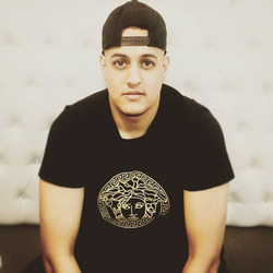 EASTERN EUROPEAN THIEVES DISGUISED AS ISLAMIC WOMEN IN SLY DISTRACTION THEFT OF CHILDREN S CHARITY CASH