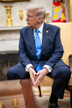 Non Exclusive Donald Trump hosts an expanded bilateral meeting Non Exclusive Donald Trump hosts an expanded bilateral meeting