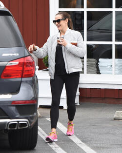 Jennifer Garner and a girlfriend make a caffeine pit stop at Brentwood Country Mart.