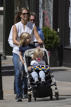 Princess Madeleine with her Kids Princess Madeleine with her Kids