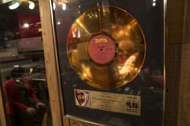 Frank Zappa s home on market Frank Zappa s home on market