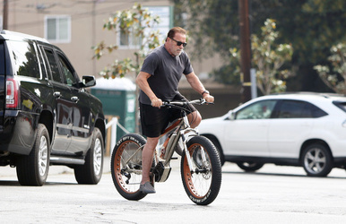 Arnold Schwarzenegger and Ralf Moeller go for a Bike Ride