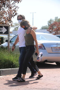 Lisa Rinna and Harry Hamlin in love in Malibu