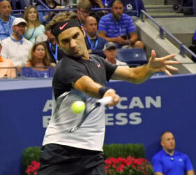 Federer beats Kohlschreiber at the US Open Federer beats Kohlschreiber at the US Open