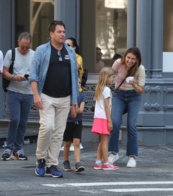 Michael Weatherly and wife window shopping for houses with their kids Michael Weatherly and wife window shopping for houses with their kids