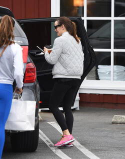 Jennifer Garner and a girlfriend make a caffeine pit stop at Brentwood Country Mart.