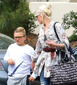 Gwen Stefani And Zuma Up For Sunday Services