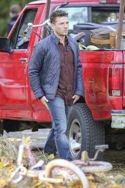 EXCLUSIVE Ryan Phillippe spotted on the Set of Wish Upon Toronto